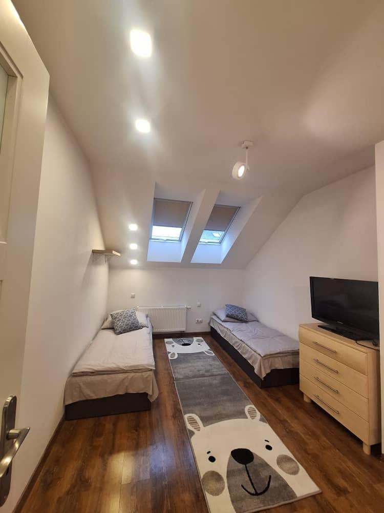 ורשה Villa Varzob מראה חיצוני תמונה