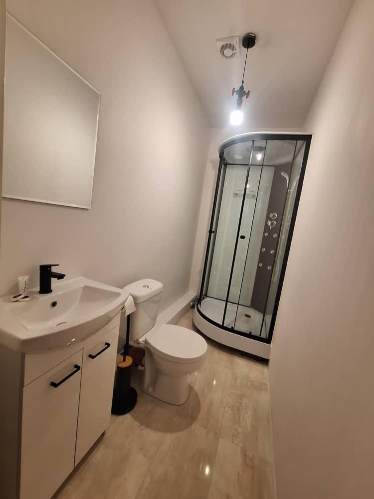 ורשה Villa Varzob מראה חיצוני תמונה