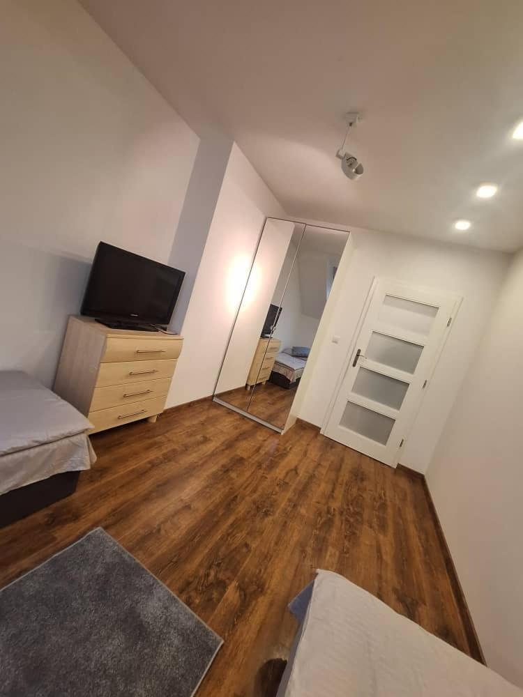 ורשה Villa Varzob מראה חיצוני תמונה
