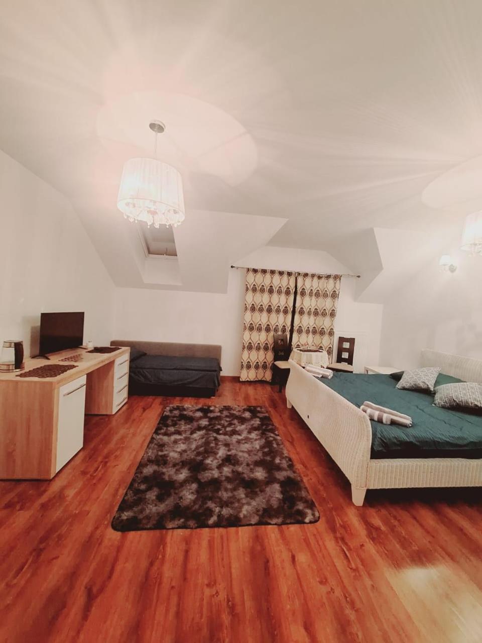 ורשה Villa Varzob מראה חיצוני תמונה