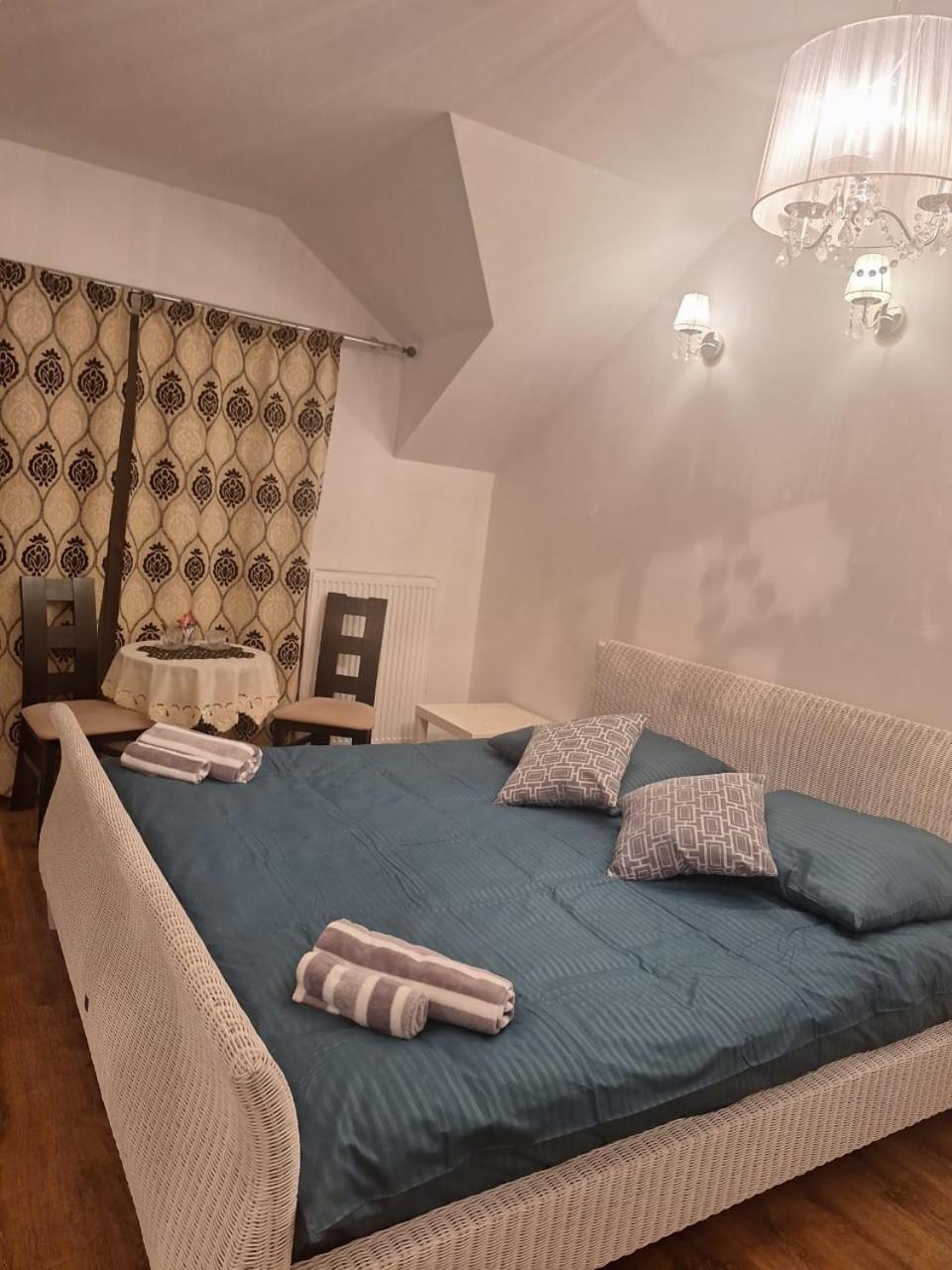 ורשה Villa Varzob מראה חיצוני תמונה