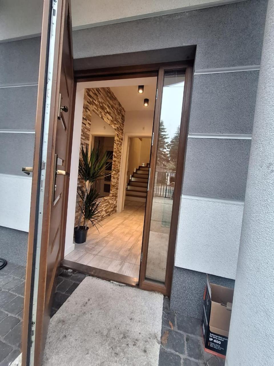 ורשה Villa Varzob מראה חיצוני תמונה