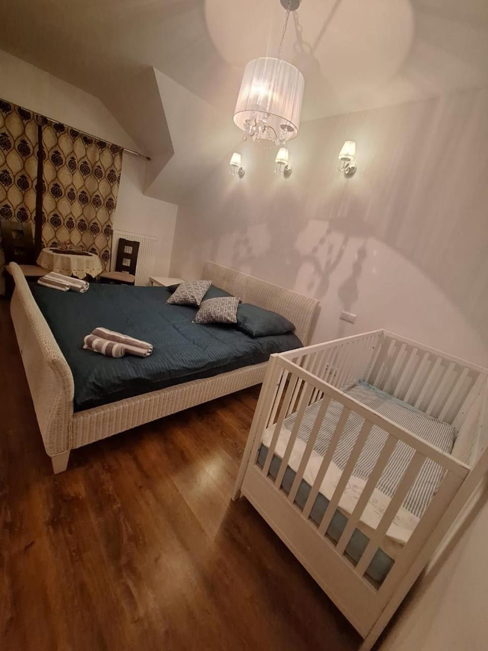 ורשה Villa Varzob מראה חיצוני תמונה