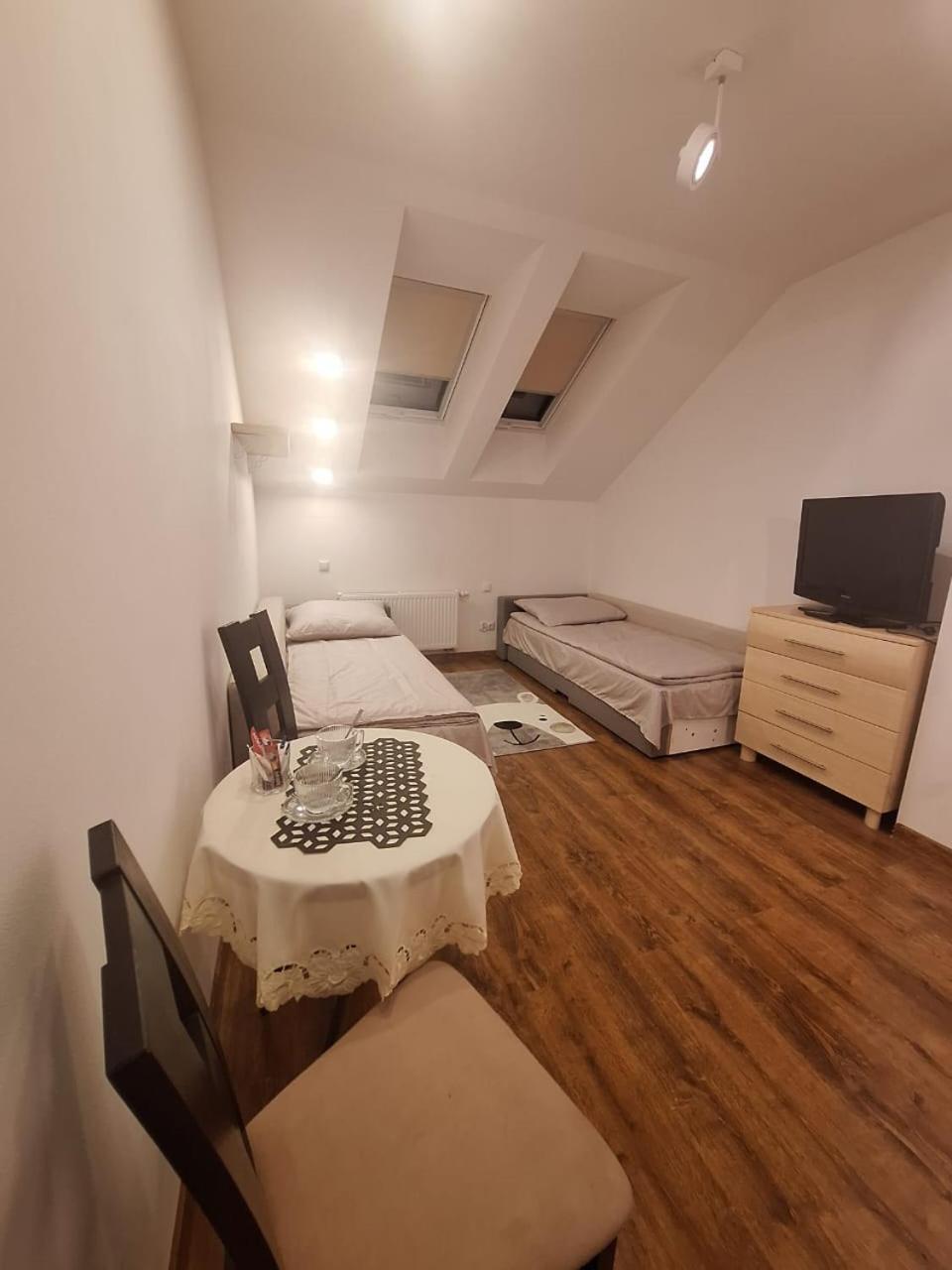 ורשה Villa Varzob מראה חיצוני תמונה