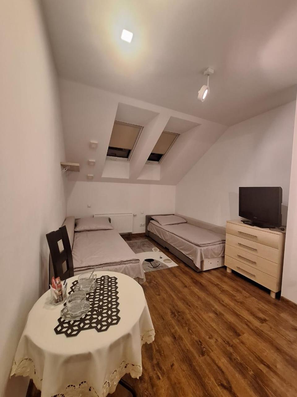 ורשה Villa Varzob מראה חיצוני תמונה