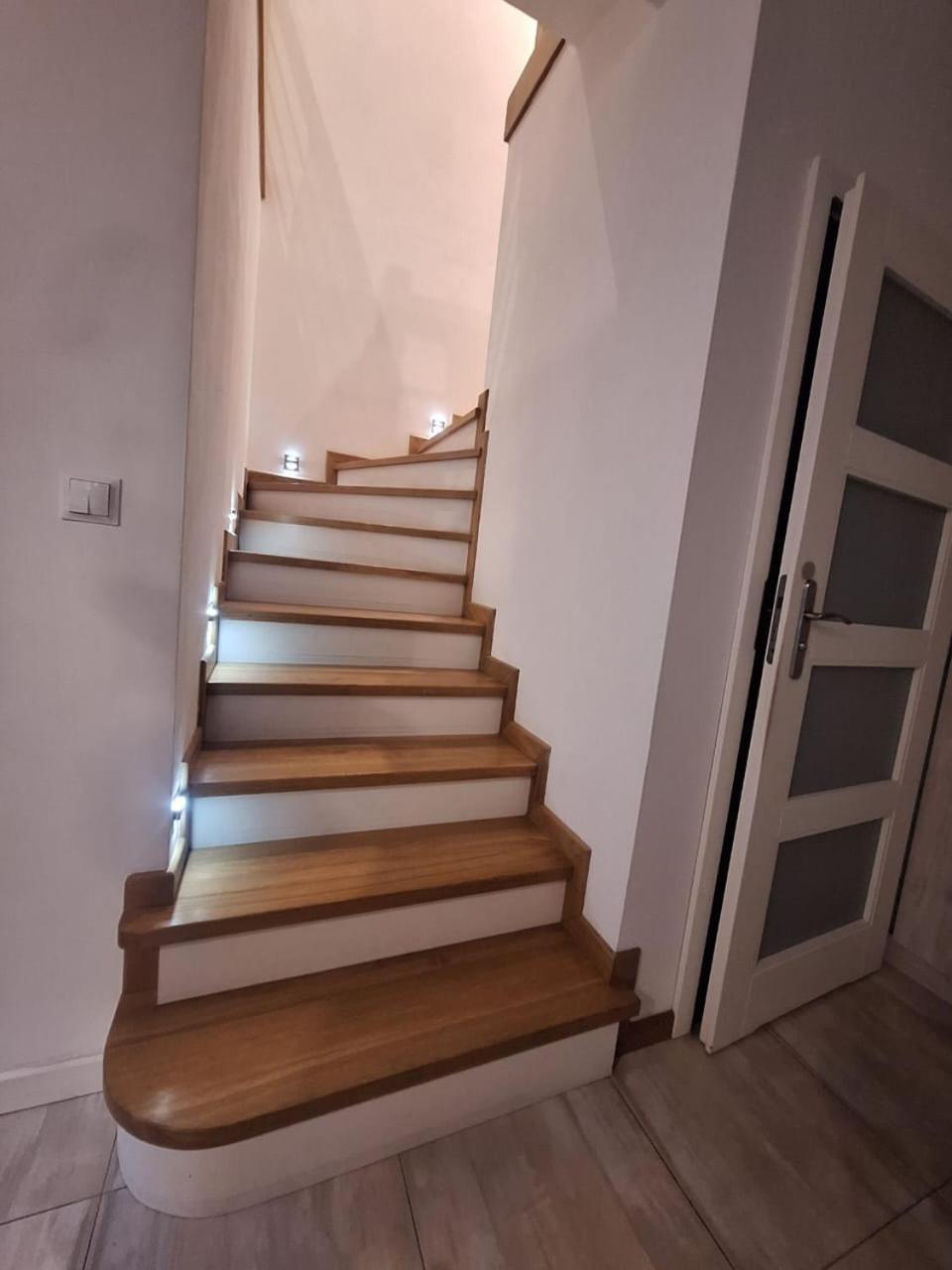 ורשה Villa Varzob מראה חיצוני תמונה