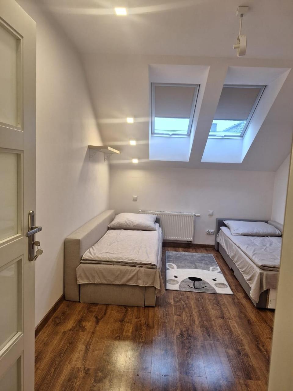 ורשה Villa Varzob מראה חיצוני תמונה