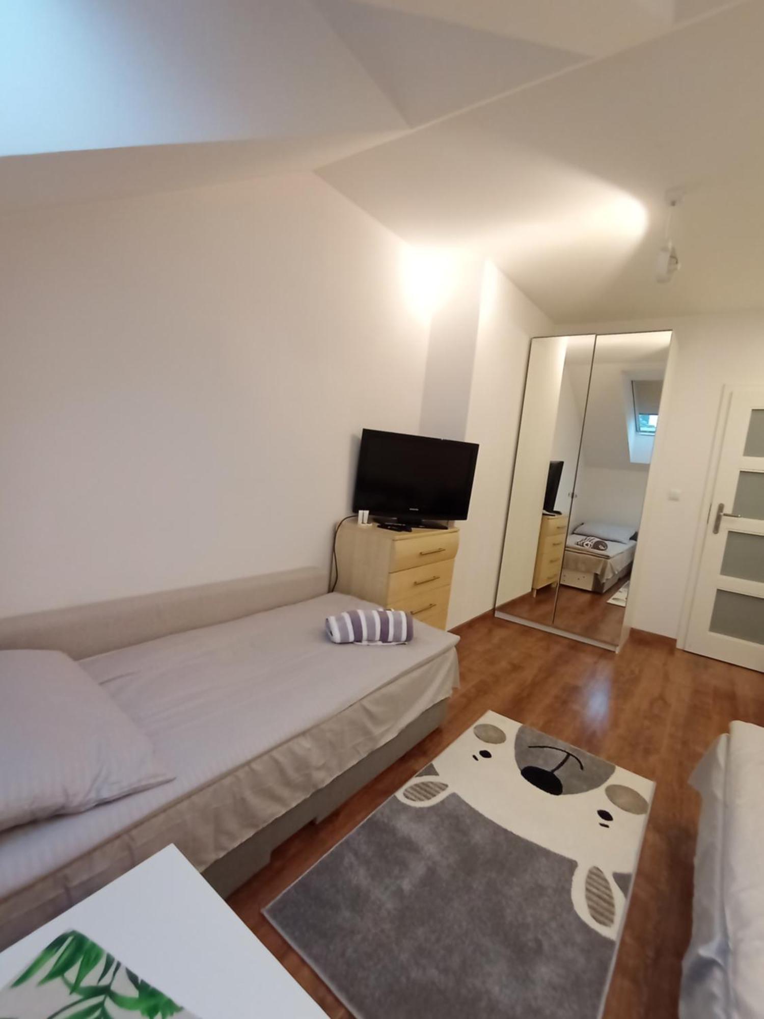 ורשה Villa Varzob מראה חיצוני תמונה