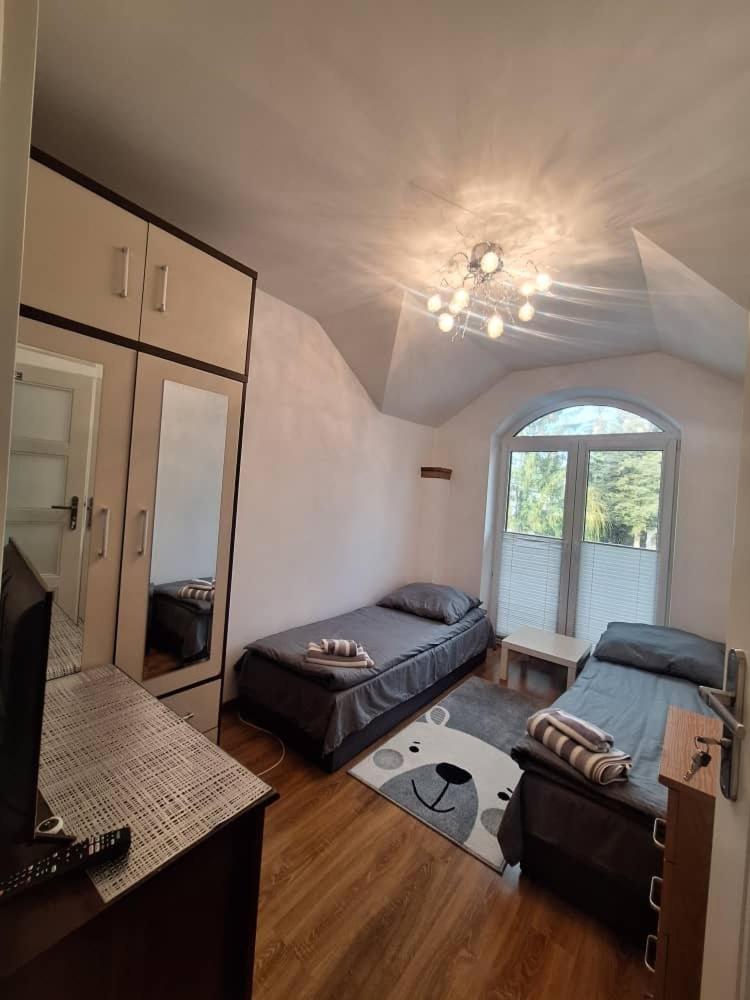 ורשה Villa Varzob מראה חיצוני תמונה