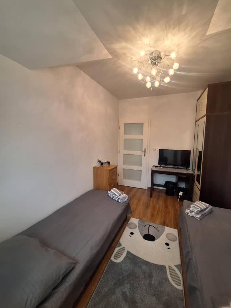 ורשה Villa Varzob מראה חיצוני תמונה
